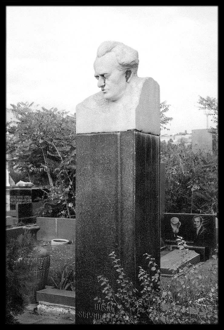 Gravestone, Yerevan, 1999